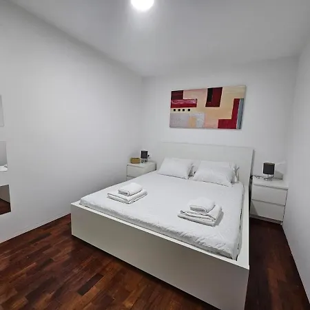 Rodrigues 2 By Rentallido Apartament *